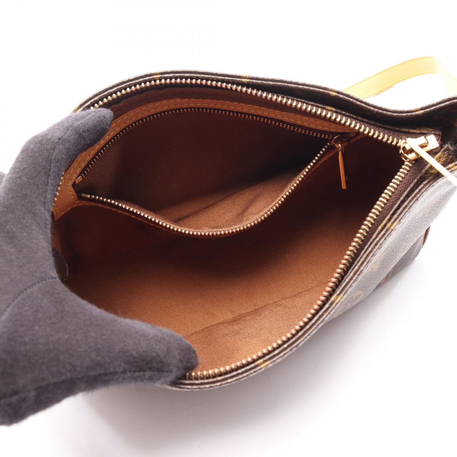 Louis Vuitton Shoulder Bag Trotter Leather — view 3