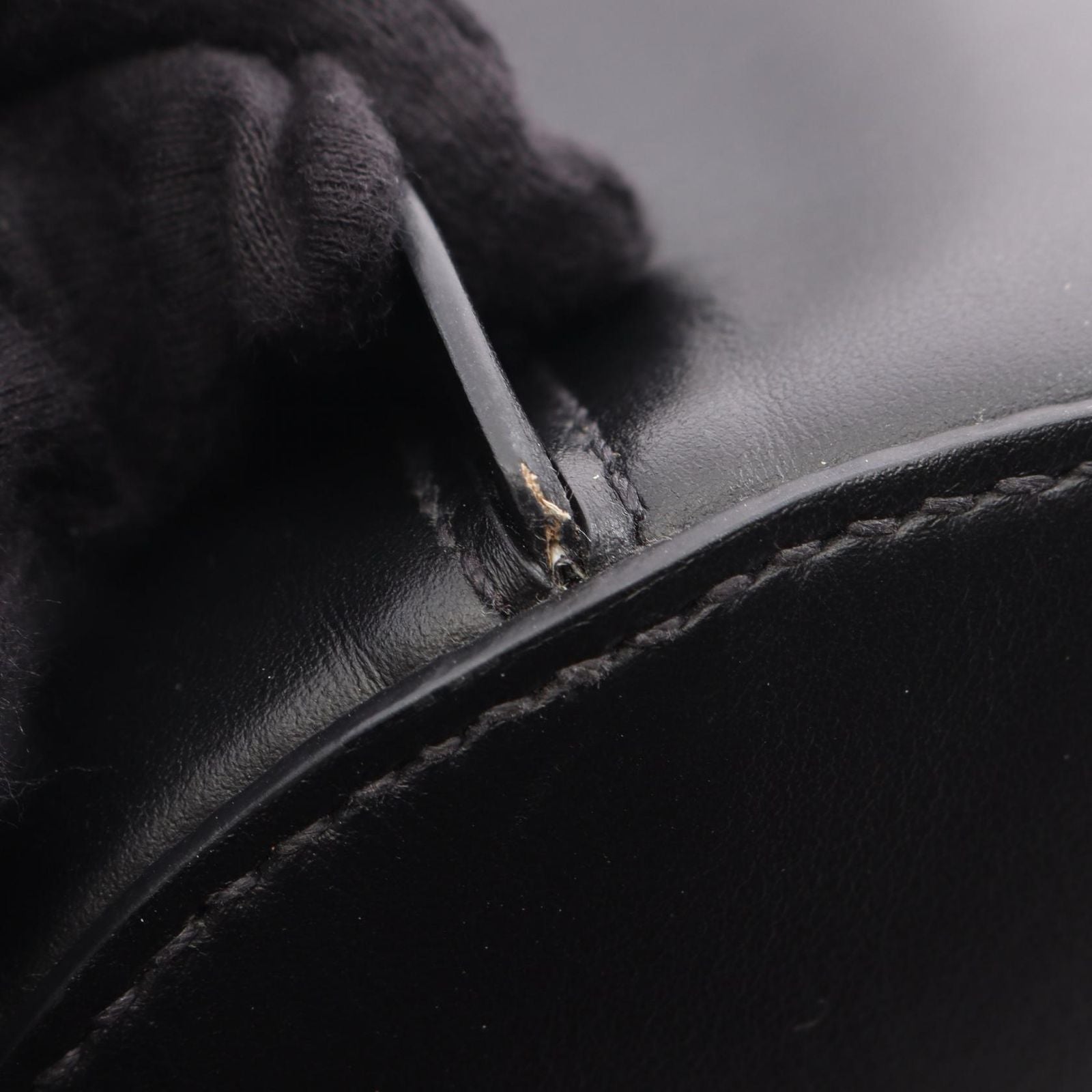 Miu Miu Scallop Bucket Bag 2-Way Black Leather — view 7