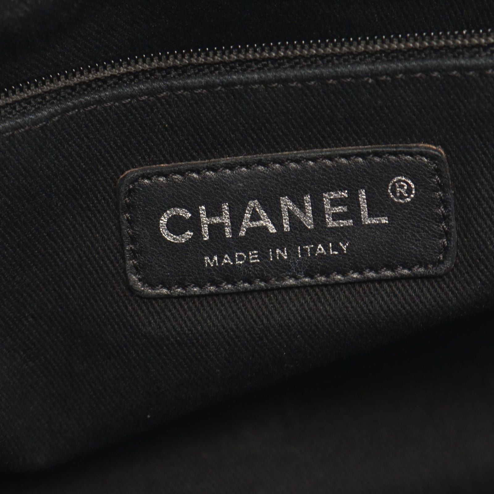 Chanel Tote Bag Quilted Black Caviar Leather CC Logo Chain — view 4
