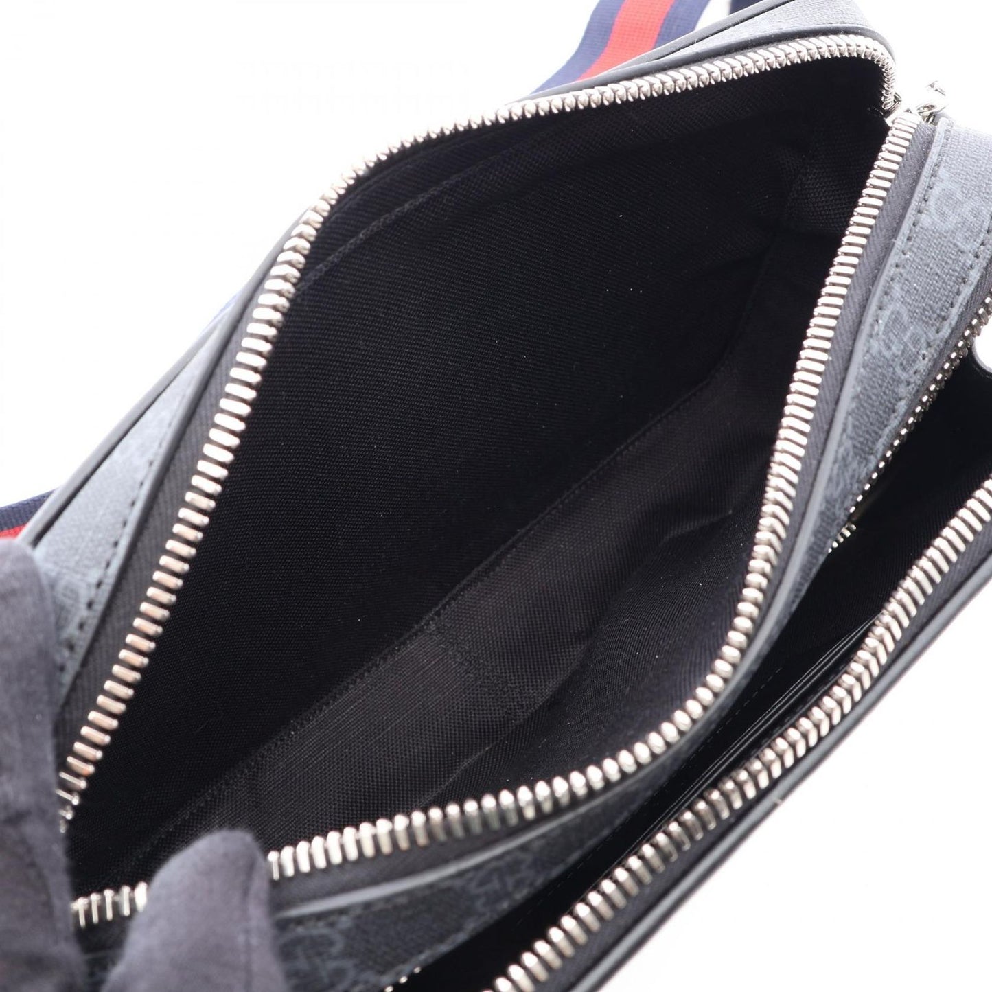 Gucci Shoulder Bag GG Supreme Leather — view 4