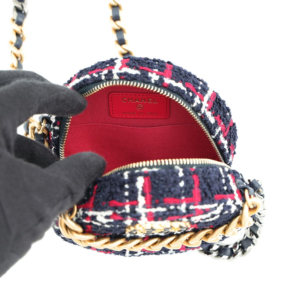 Chanel Chain Shoulder Bag 19 Quilted CC Logo Tweed — view 5