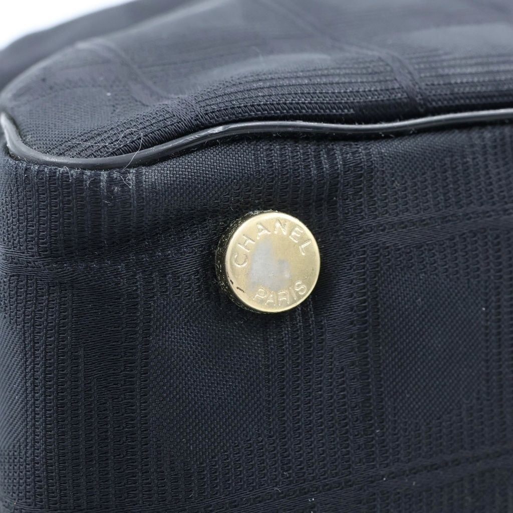 Chanel New Travel CC Logo Tote Bag — view 6