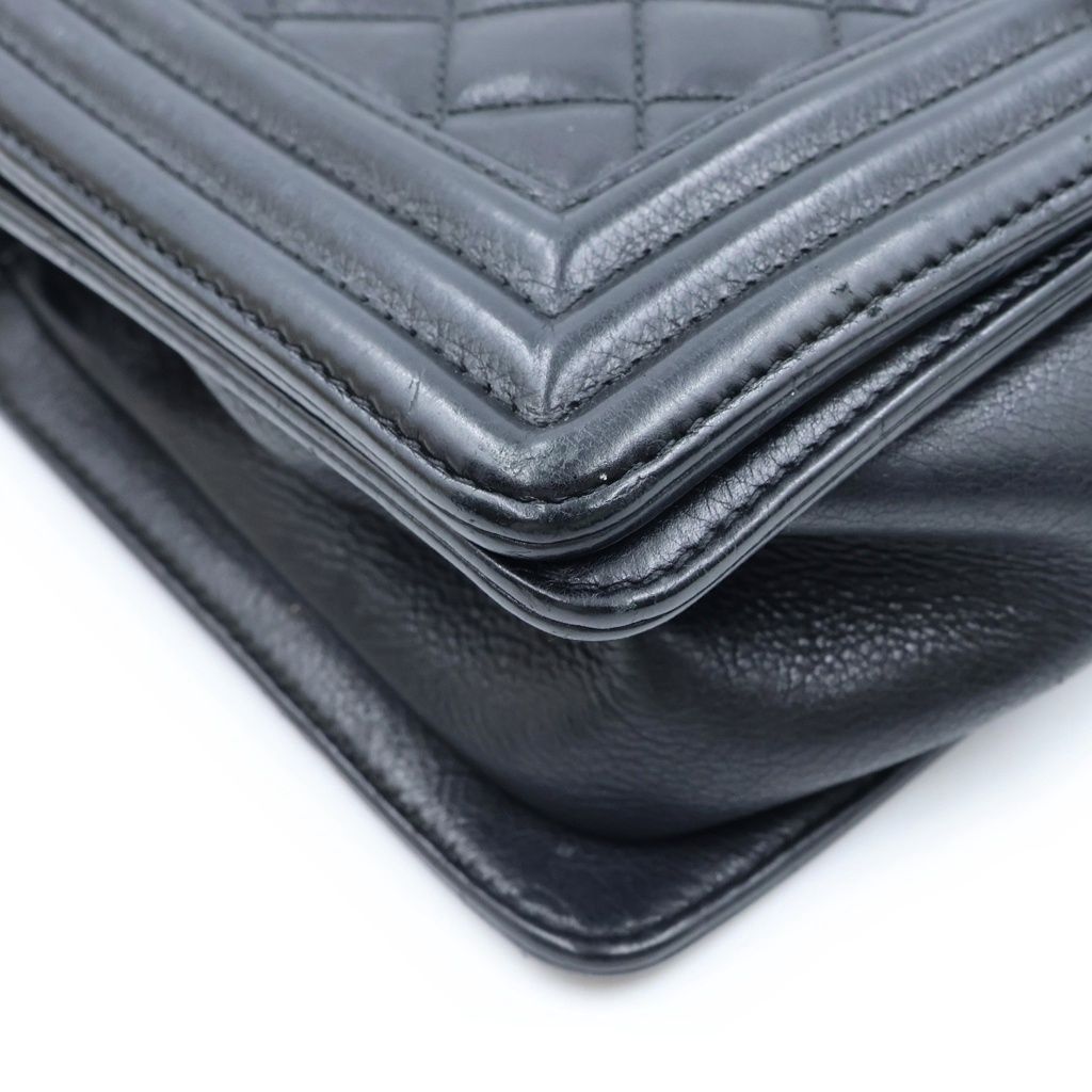 Chanel Boy 25 Quilted Lambskin Silver Chain Shoulder Bag Black — view 6