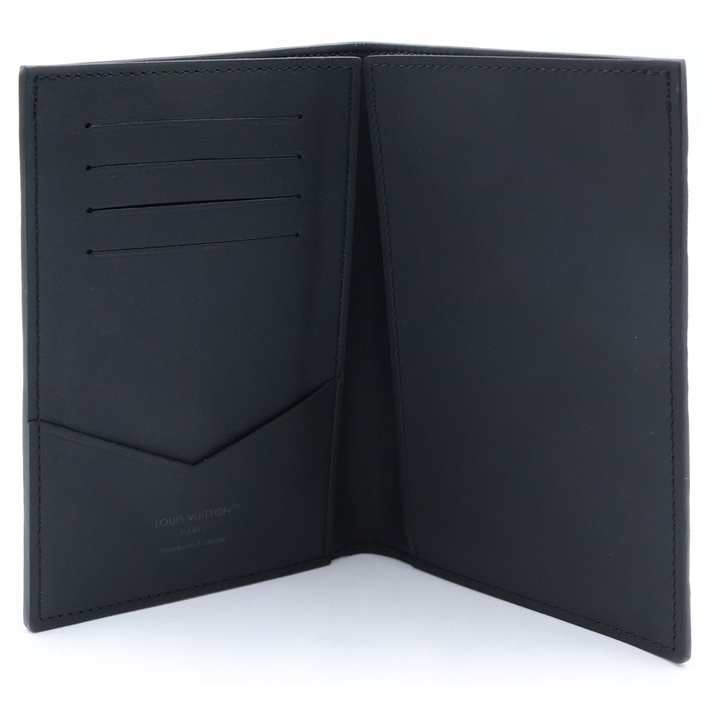 Louis Vuitton Passport Cover Couverture NM Black — view 4
