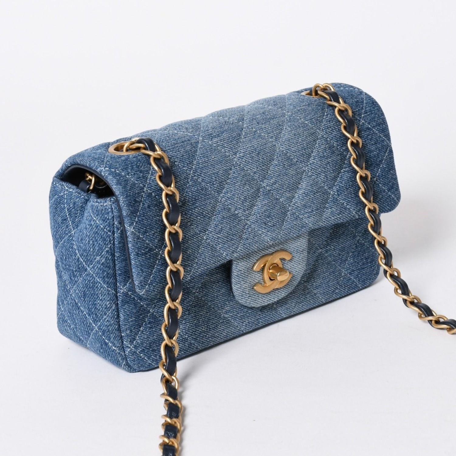 Chanel Mini Quilted 20 CC Logo Gradient Denim Chain Shoulder Bag Stand Blue — view 3