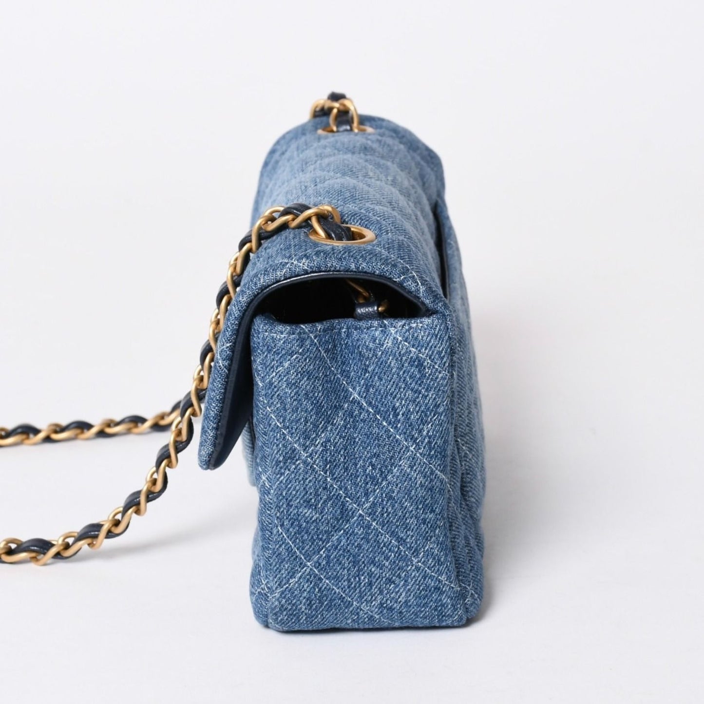 Chanel Mini Quilted 20 CC Logo Gradient Denim Chain Shoulder Bag Stand Blue — view 4