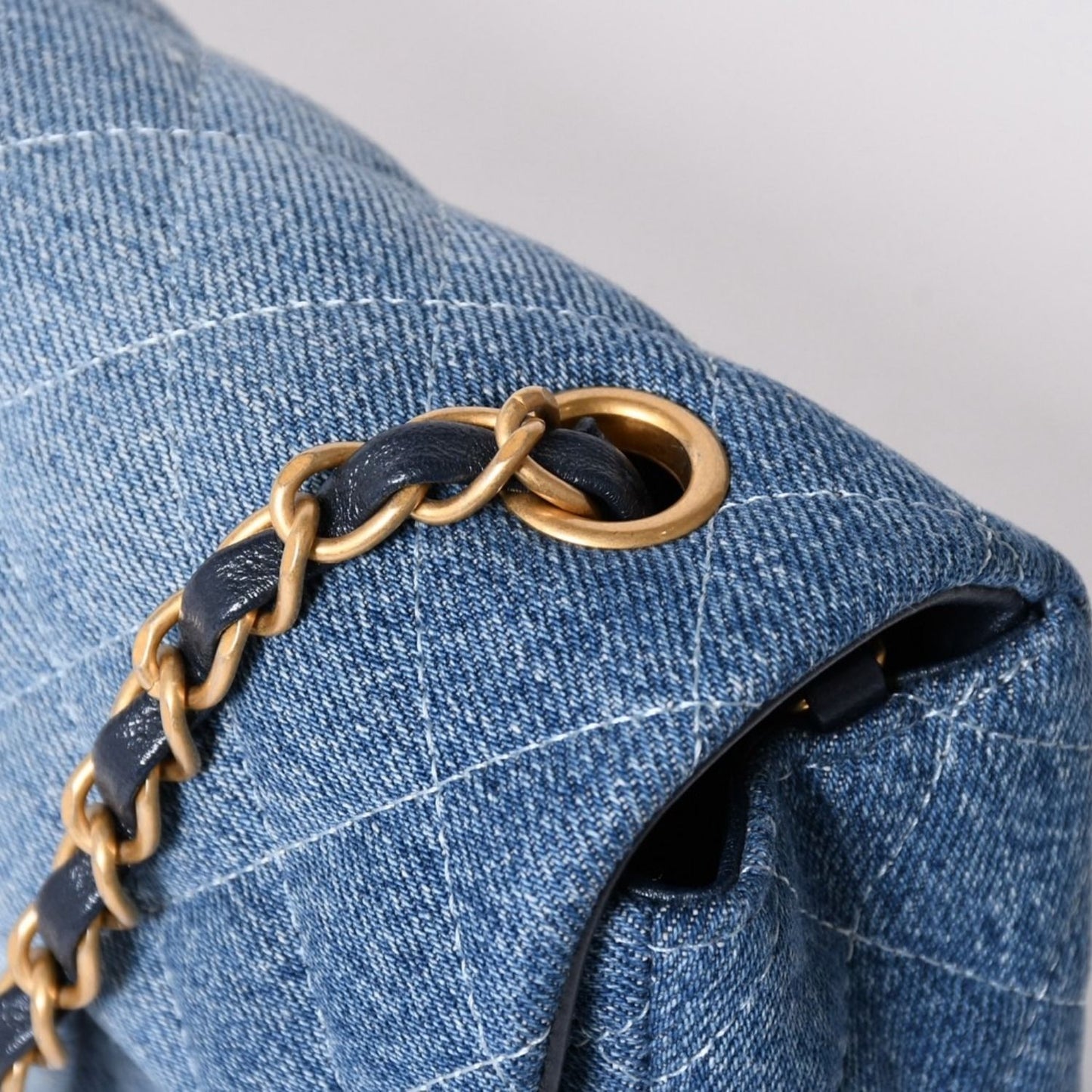 Chanel Mini Quilted 20 CC Logo Gradient Denim Chain Shoulder Bag Stand Blue — view 5