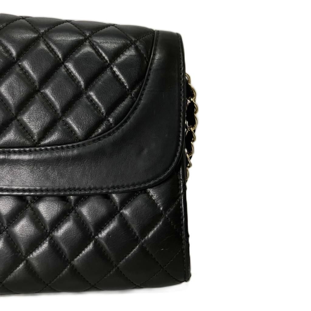 Chanel Maxi Quilted Lambskin Chain Shoulder Bag Vintage Black — view 3