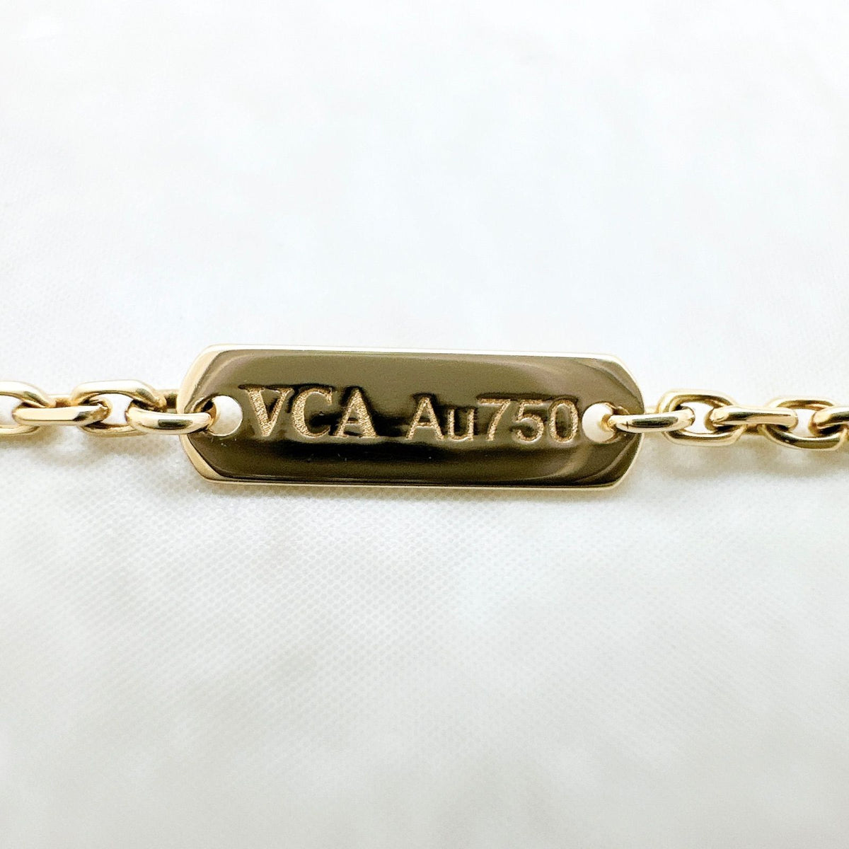 Van Cleef & Arpels Vintage Alhambra Yellow Gold Necklace — view 8