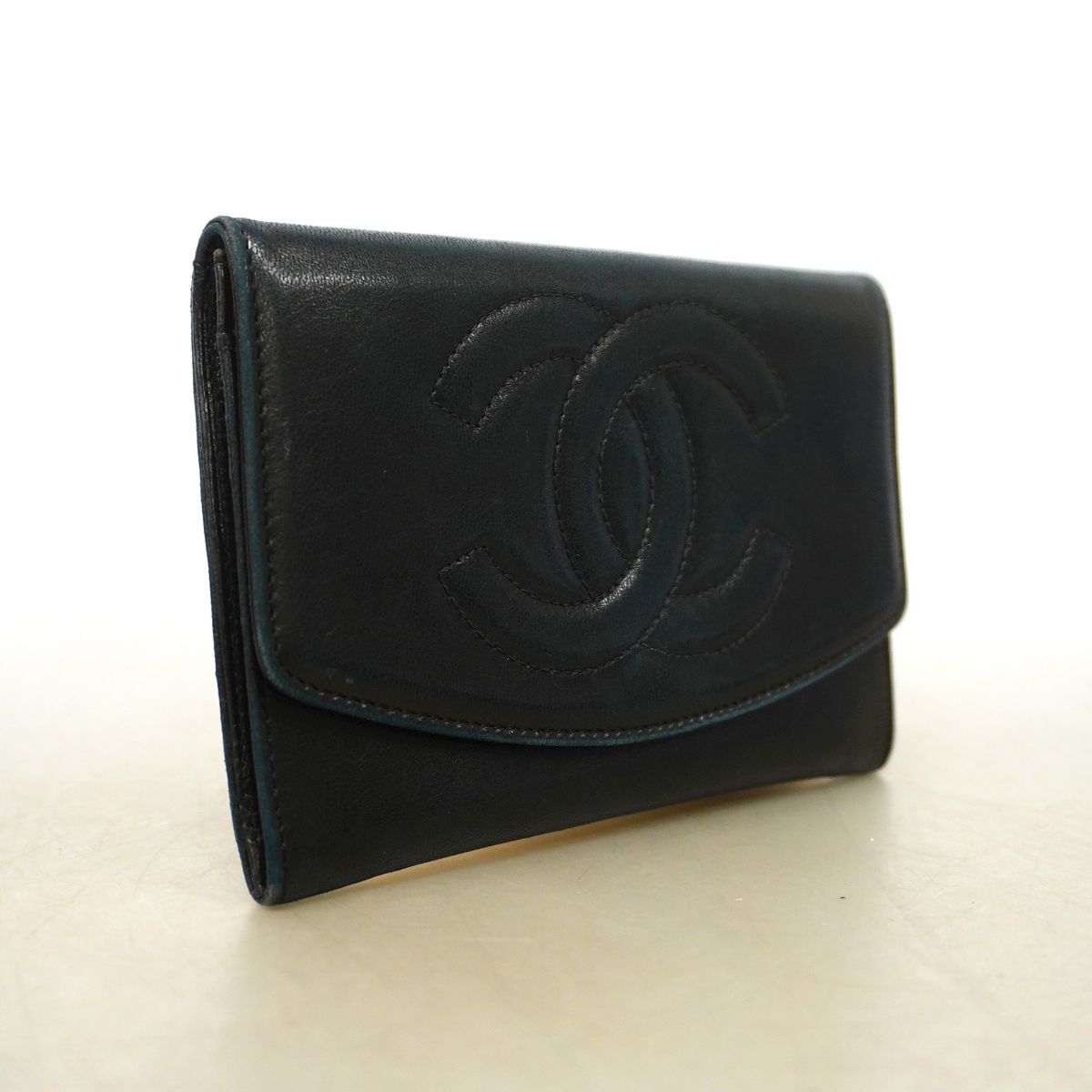 Chanel Coin Purse Lambskin Black Gold — view 2