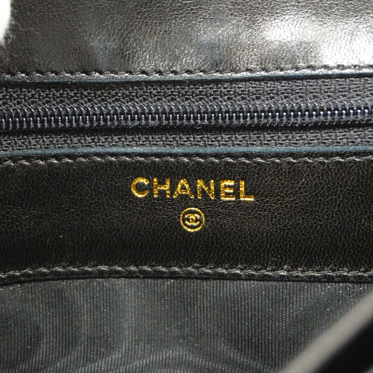 Chanel Coin Purse Lambskin Black Gold — view 5