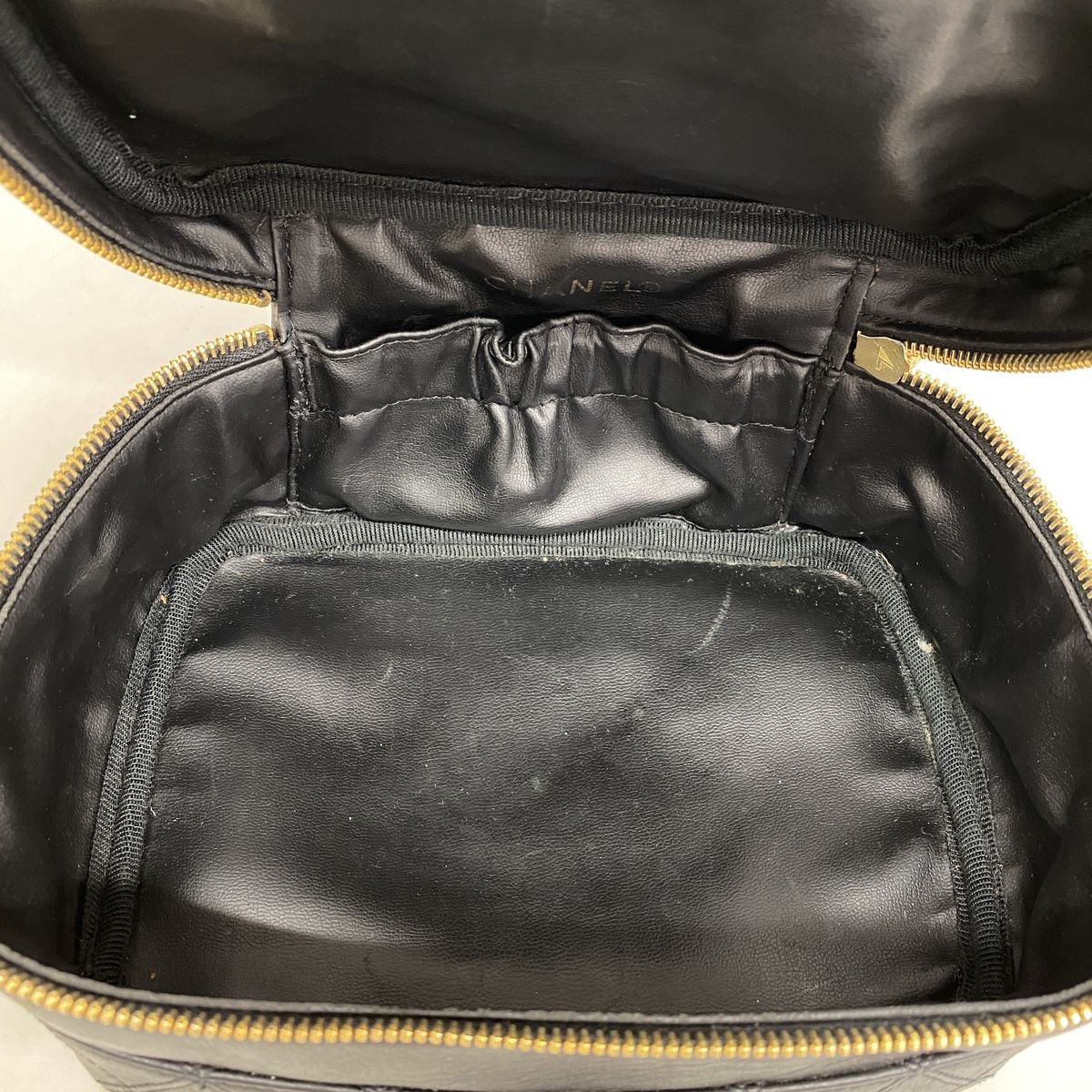 Chanel Vanity Bag Bicolor Leather Black Gold — view 4