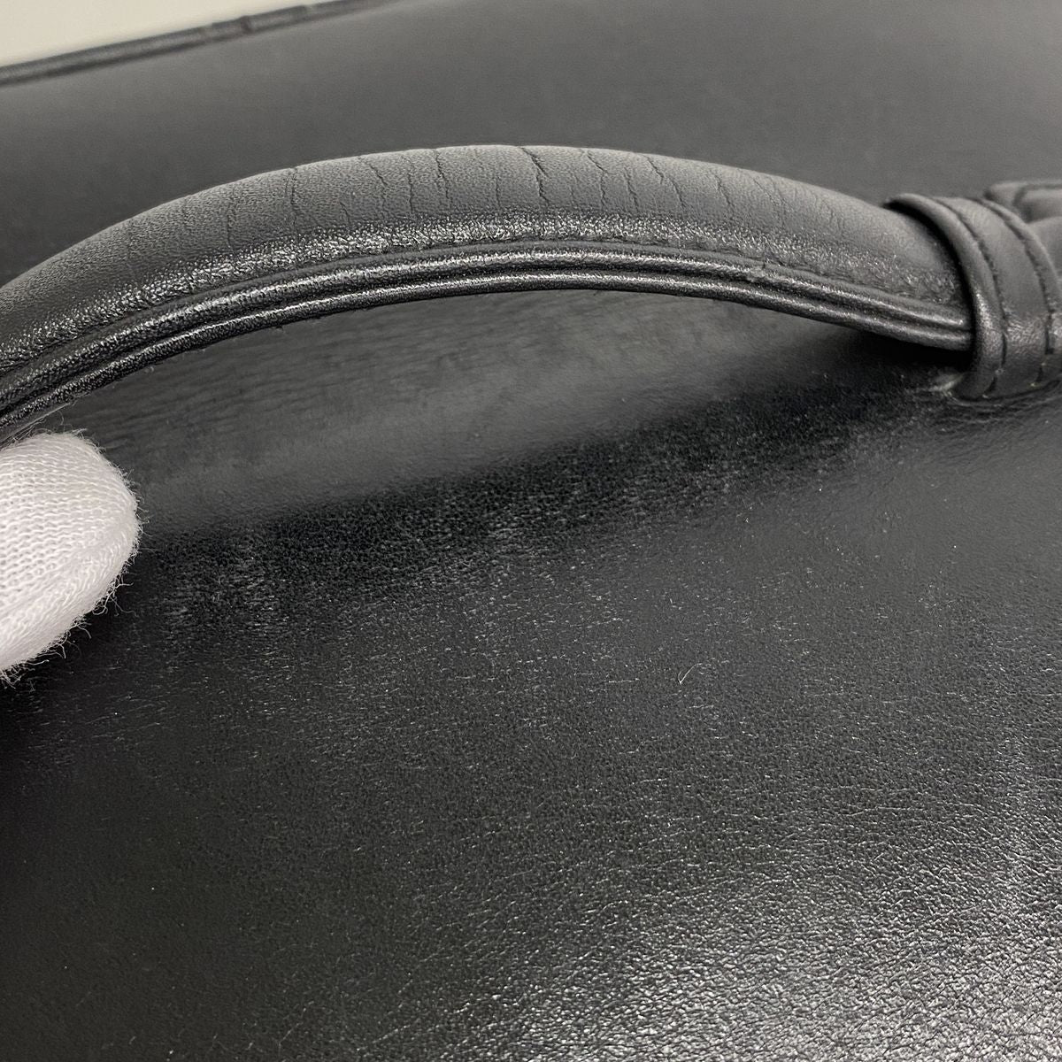 Chanel Vanity Bag Bicolor Leather Black Gold — view 6