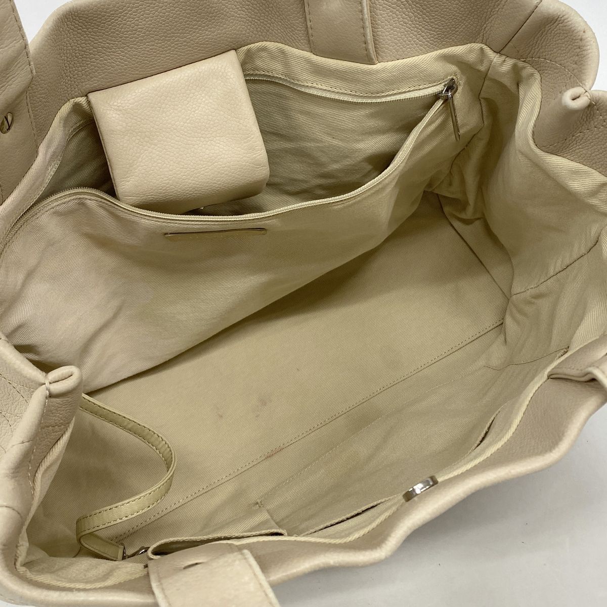 Chanel Tote Bag Caviar Leather Beige Silver — view 4