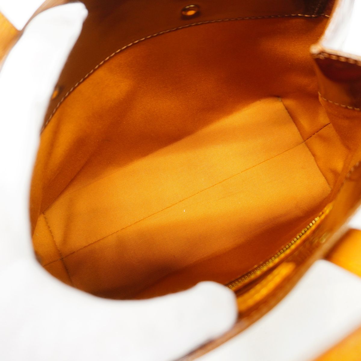 Louis Vuitton Handbag Vernis Reed PM Blanc — view 4
