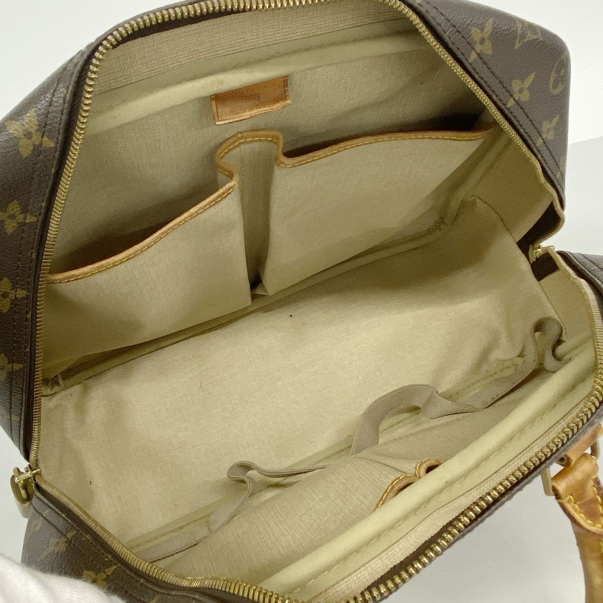 Louis Vuitton Handbag Monogram Deauville Brown — view 4