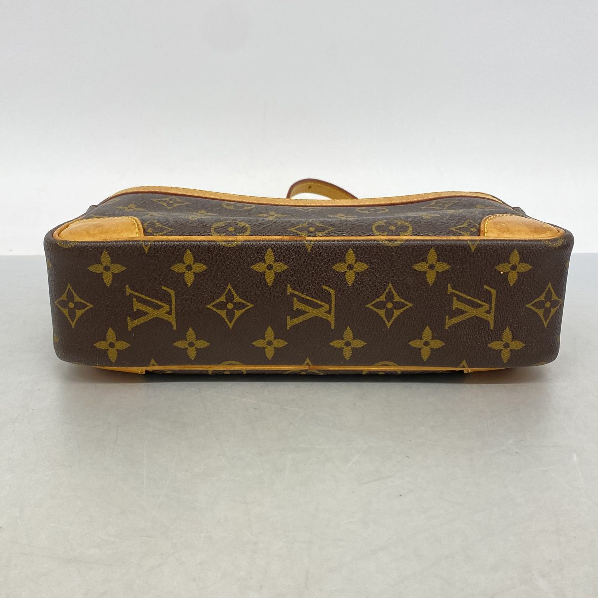 Louis Vuitton Shoulder Bag Monogram Trocadero 27 Brown — view 3