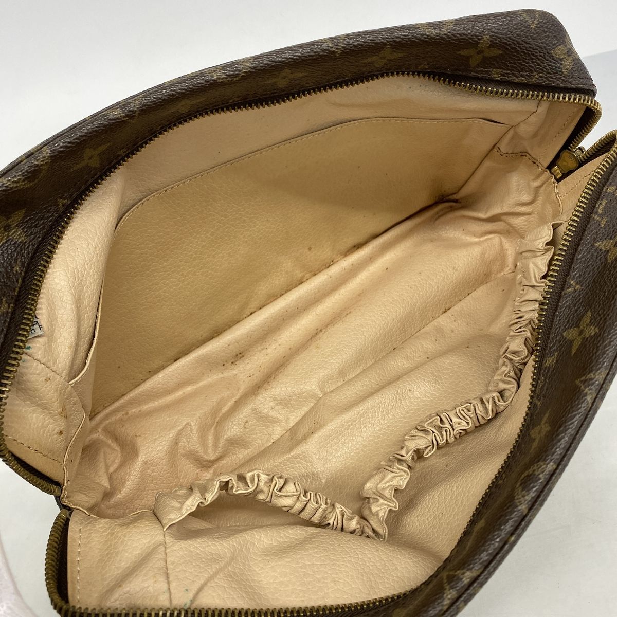 Louis Vuitton Pouch Monogram Trousse Toilet 28 Brown — view 4