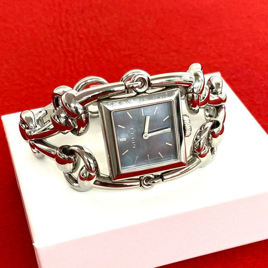Gucci Signoria Stainless Steel Quartz Watch Wrist Silver