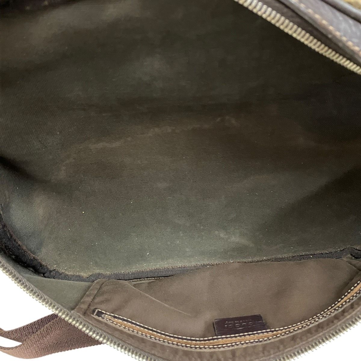 Gucci Waist Bag GG Supreme Leather — view 5