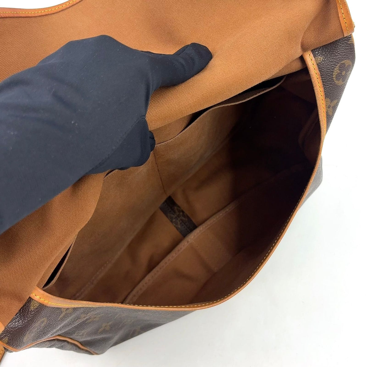 Louis Vuitton Saumur 35 Monogram Leather Crossbody — view 3