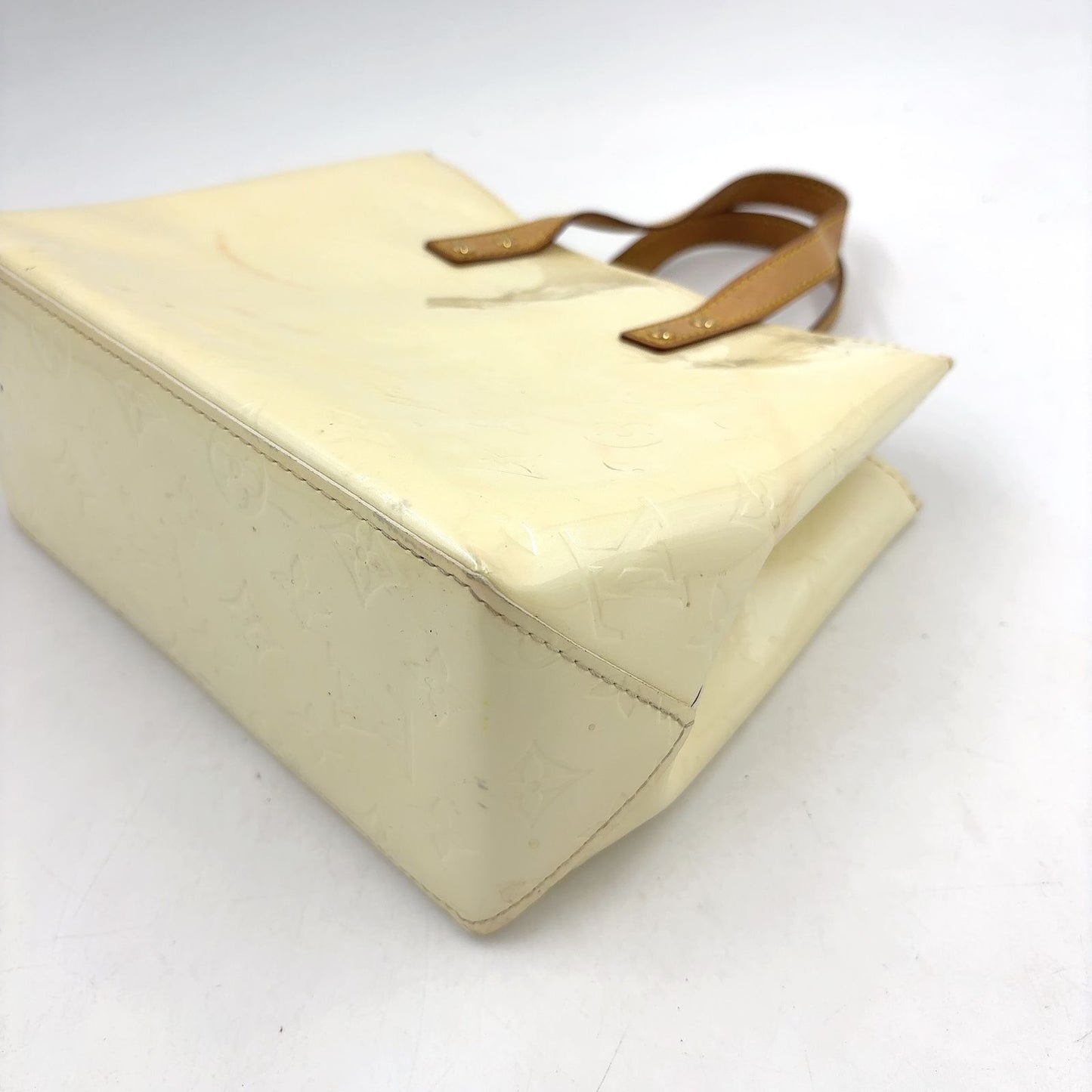Louis Vuitton Reed PM Monogram Vernis Pe Loulou Leather Patent Off White Beige — view 6