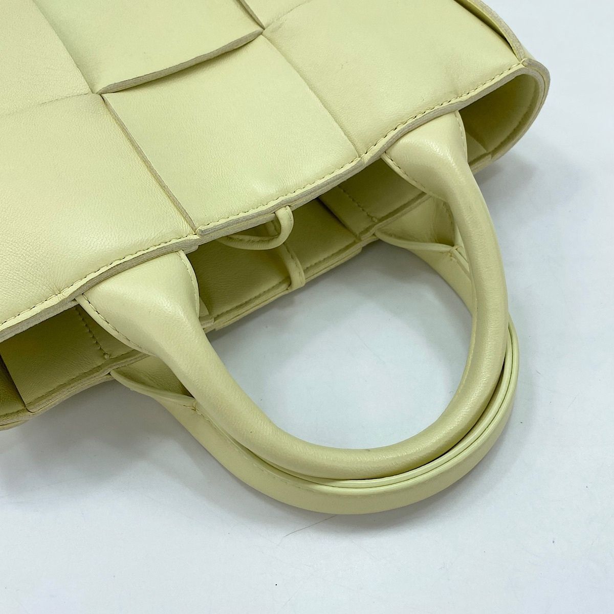 Bottega Veneta Handbag Candy Arco 2-Way — view 8
