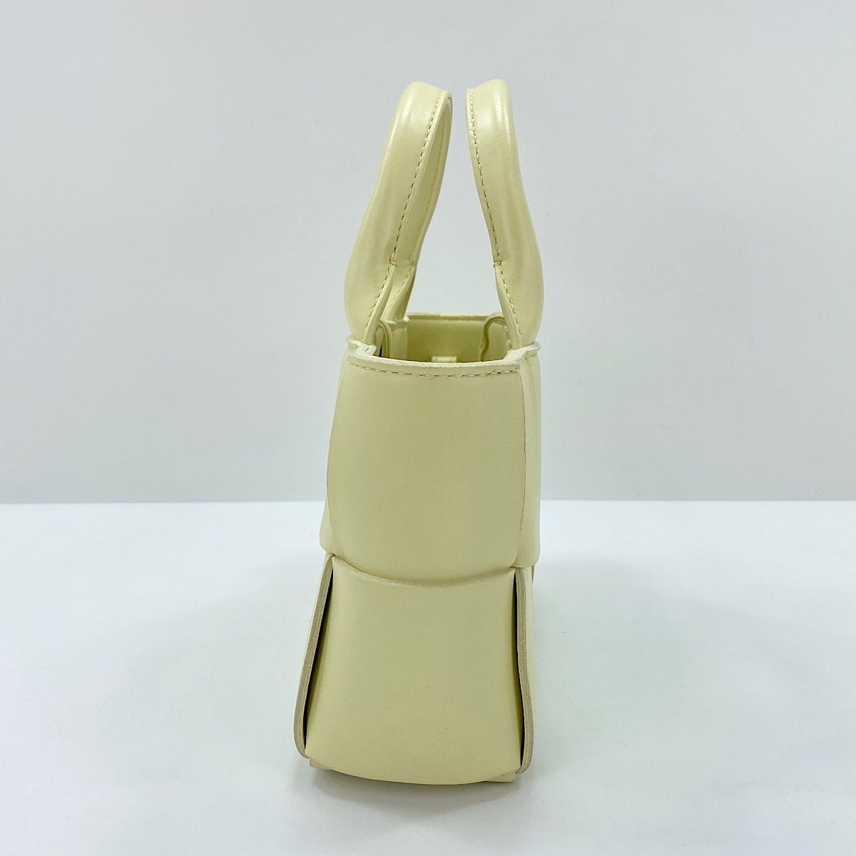 Bottega Veneta Handbag Candy Arco 2-Way — view 4