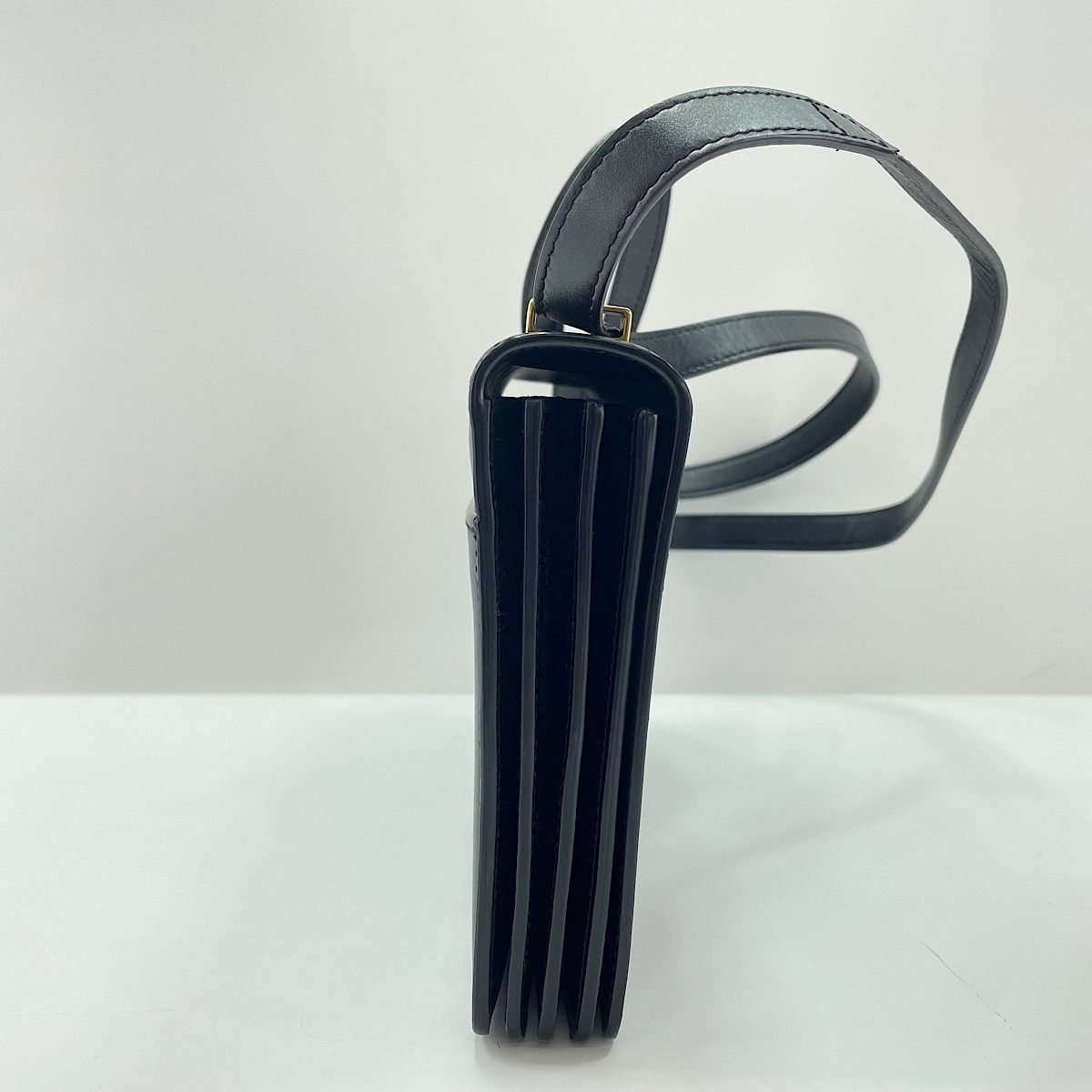 Saint Laurent Shoulder Bag Cassandra Monogram Phone Folder — view 3