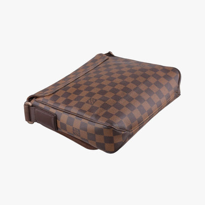 Louis Vuitton District PM Ebene Damier Canvas — view 7