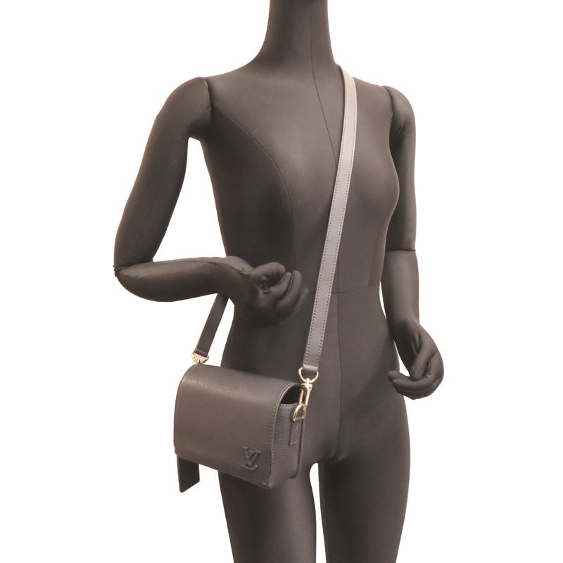 Louis Vuitton Shoulder Bag — view 8
