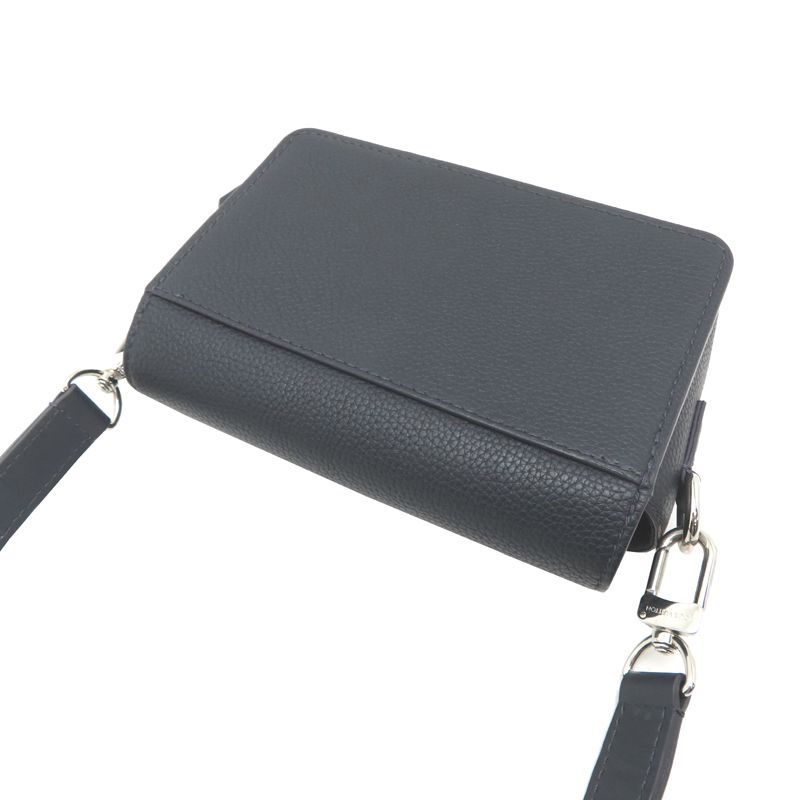 Louis Vuitton Shoulder Bag — view 4