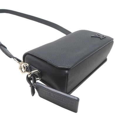 Louis Vuitton Shoulder Bag — view 3