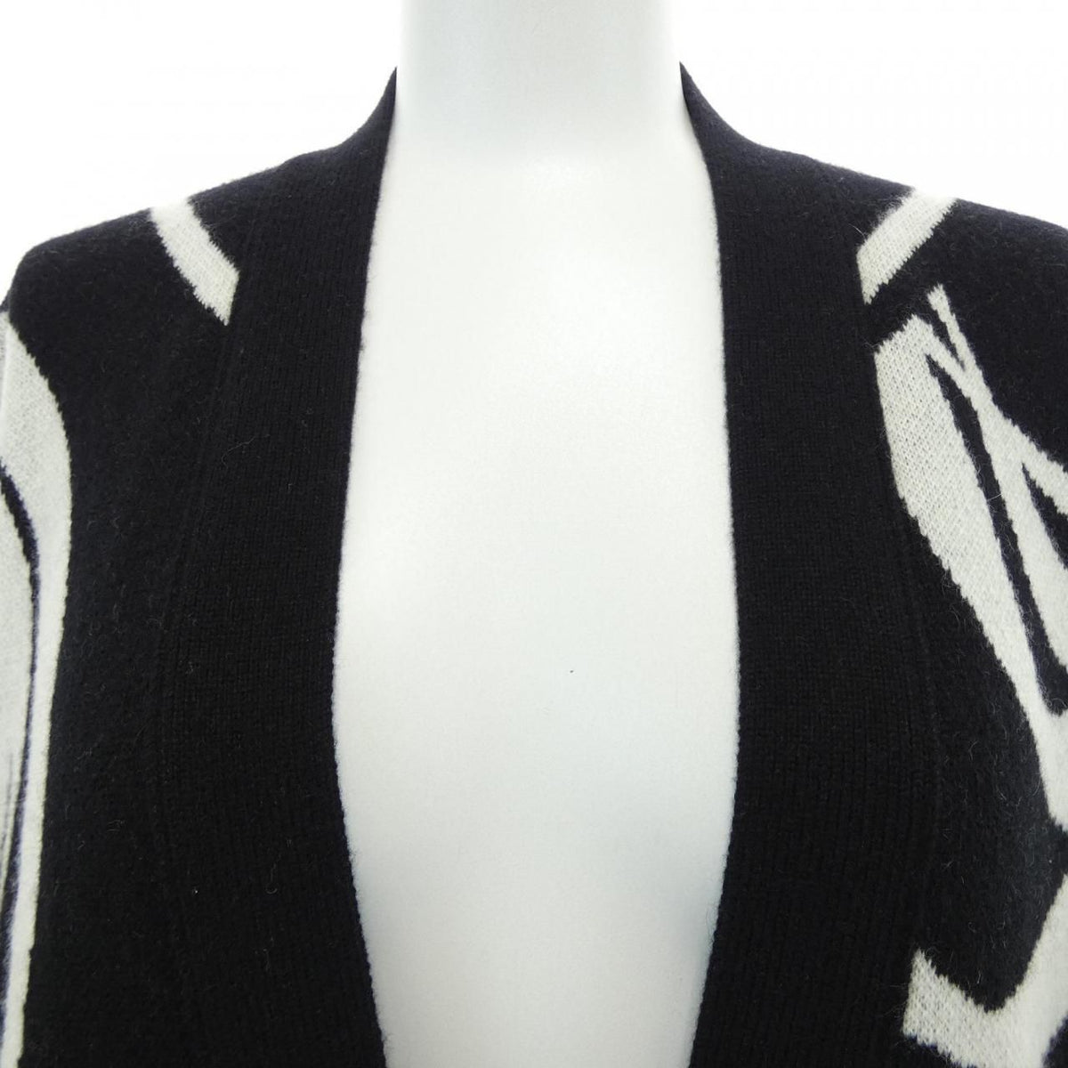 Hermes la Promenade du Long Cardigan — view 5