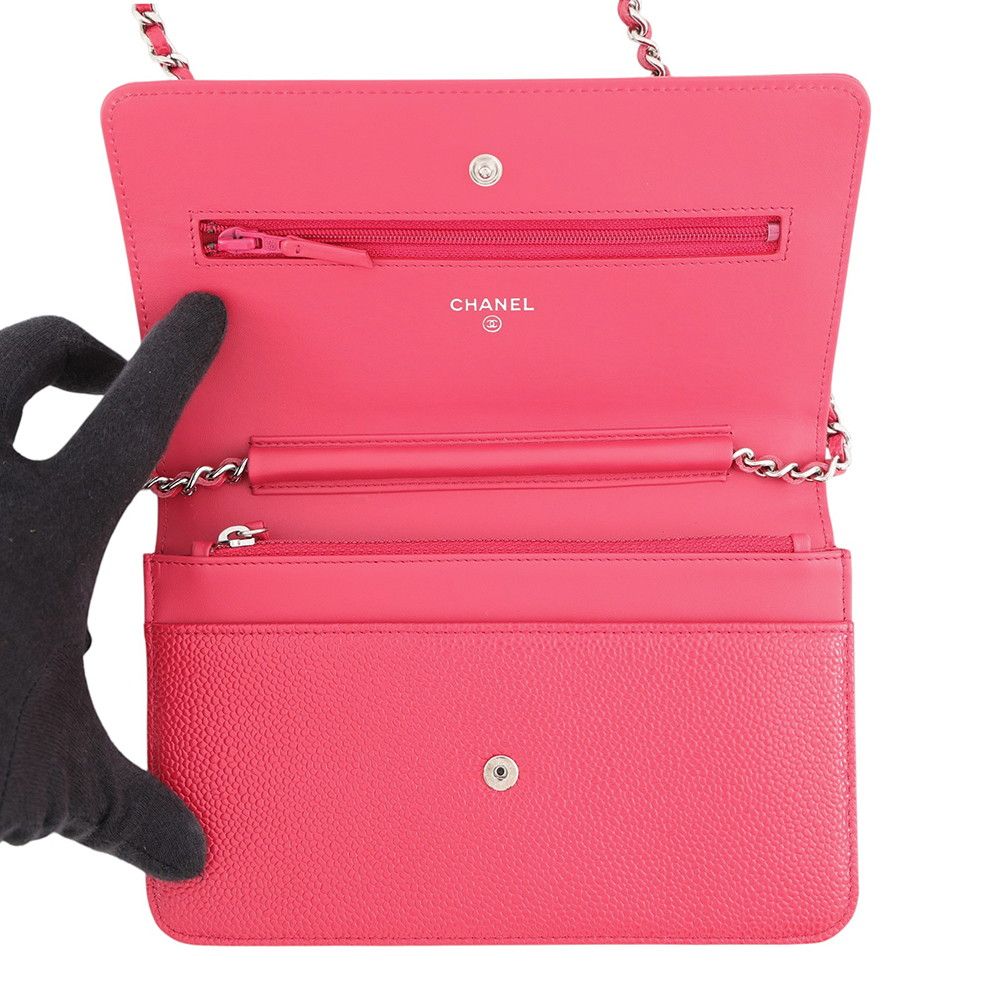 Chanel Chain Wallet CC Logo Caviar Leather Shoulder Bag — view 5