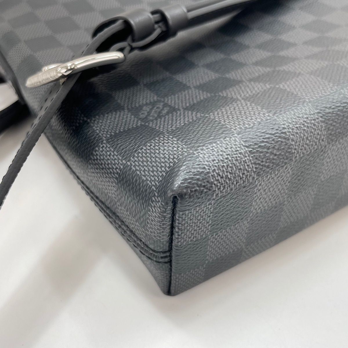 Louis Vuitton Handbag Porte Document Jules NM — view 8