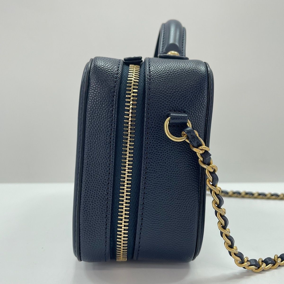 Chanel Shoulder Bag Filigree — view 4