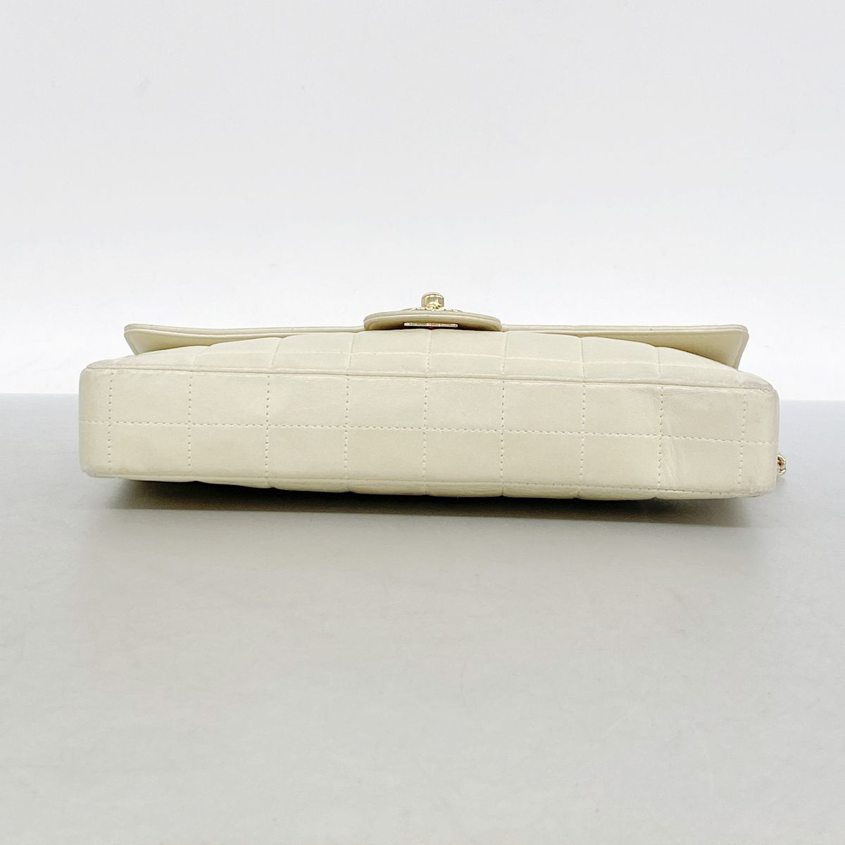 Chanel Shoulder Bag Choco Bar Lambskin Beige Gold — view 3