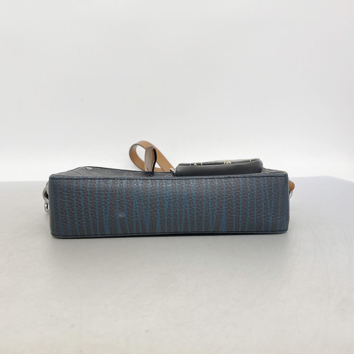 Louis Vuitton Shoulder Bag Monogram Eclipse Volgaon Strap Black — view 3