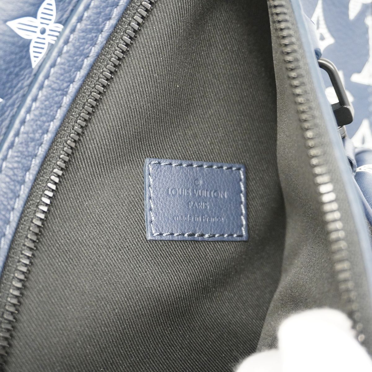 Louis Vuitton Belt Bag Monogram Shadow Duo White Ink Blue — view 5