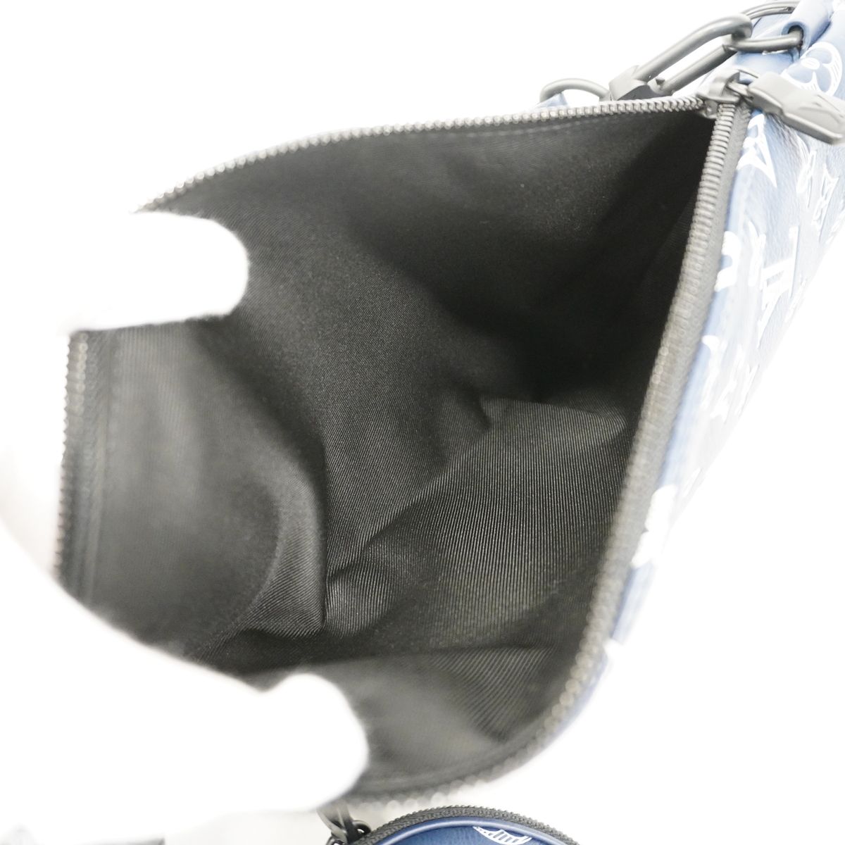 Louis Vuitton Belt Bag Monogram Shadow Duo White Ink Blue — view 4