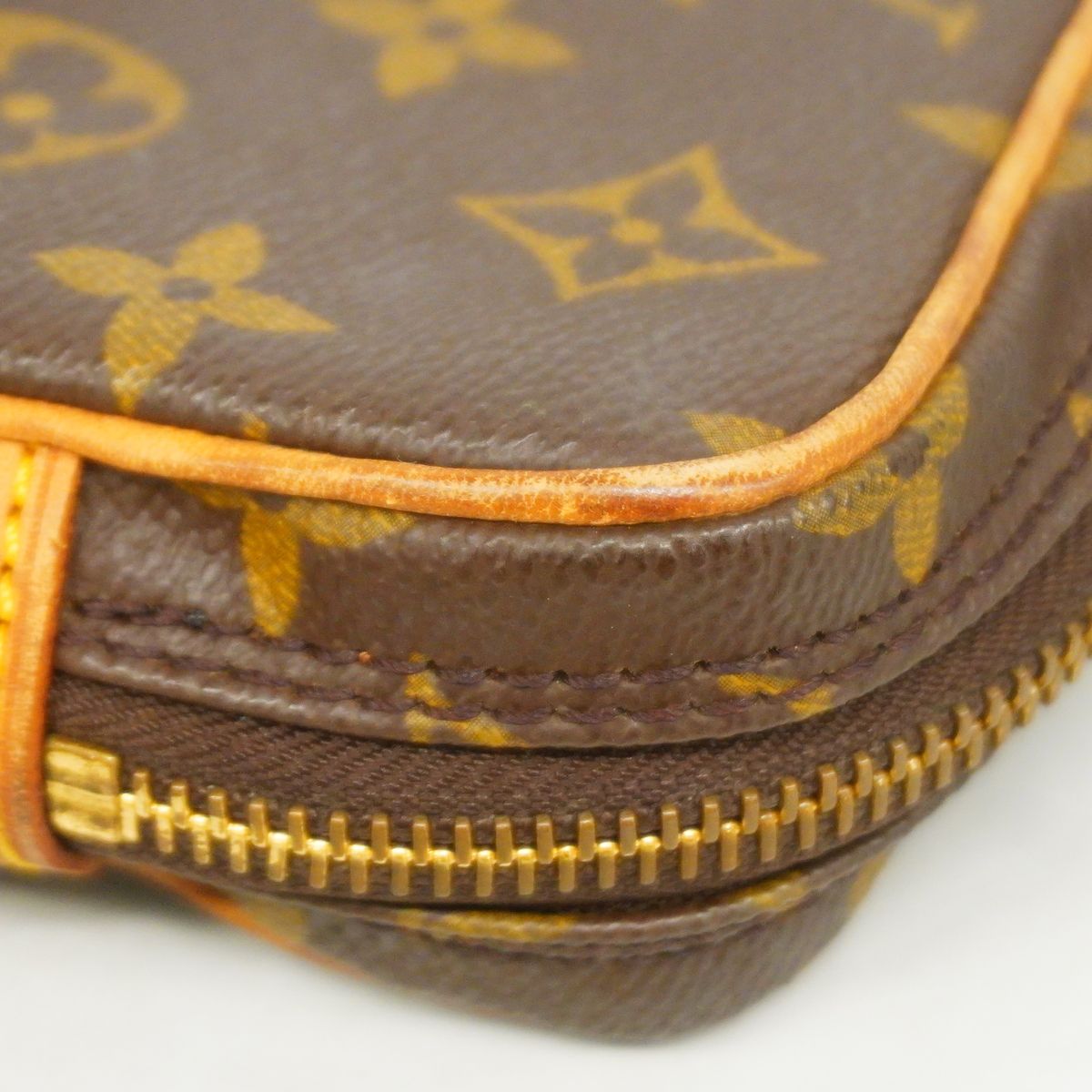 Louis Vuitton Clutch Monogram Marly Dragonne PM Brown — view 6
