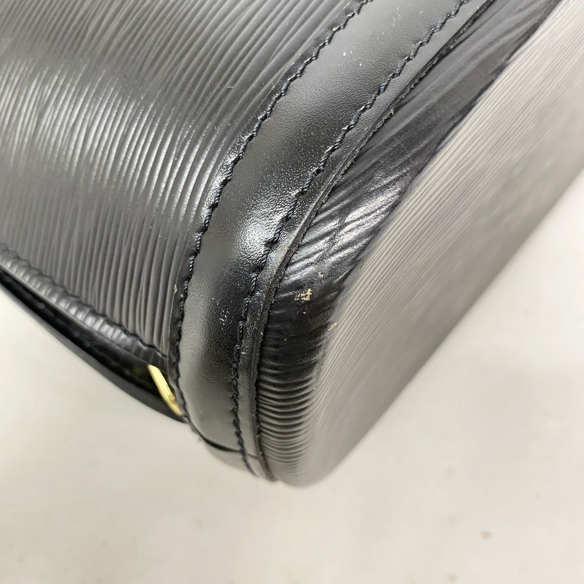 Louis Vuitton Shoulder Bag Epi Lussac Noir — view 6