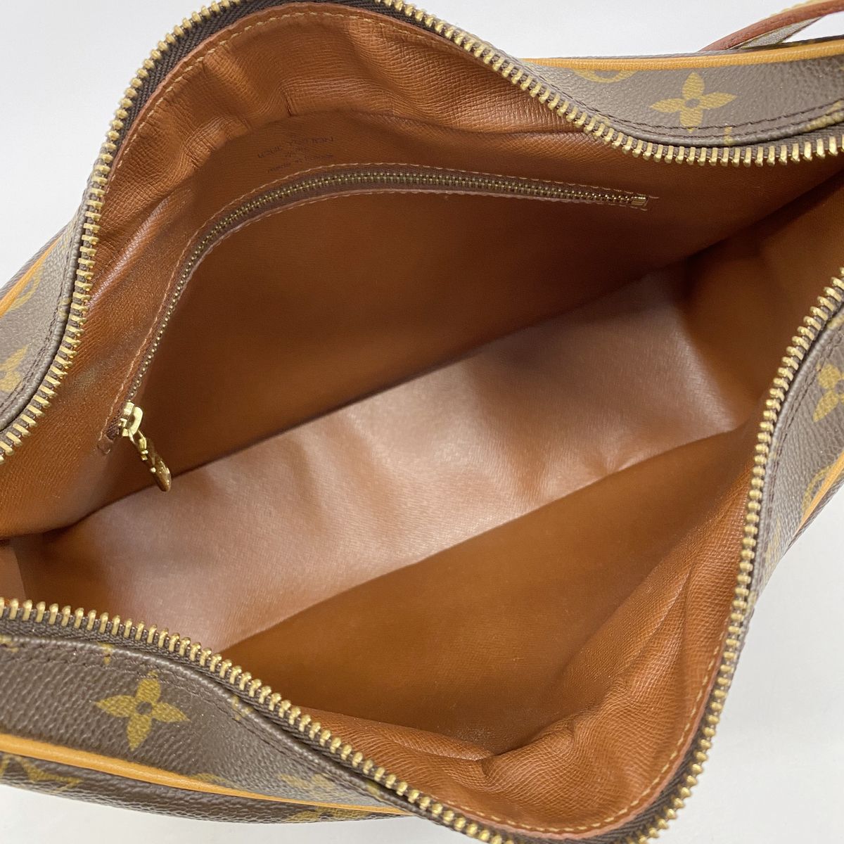 Louis Vuitton Shoulder Bag Monogram Boulogne 30 Brown — view 4