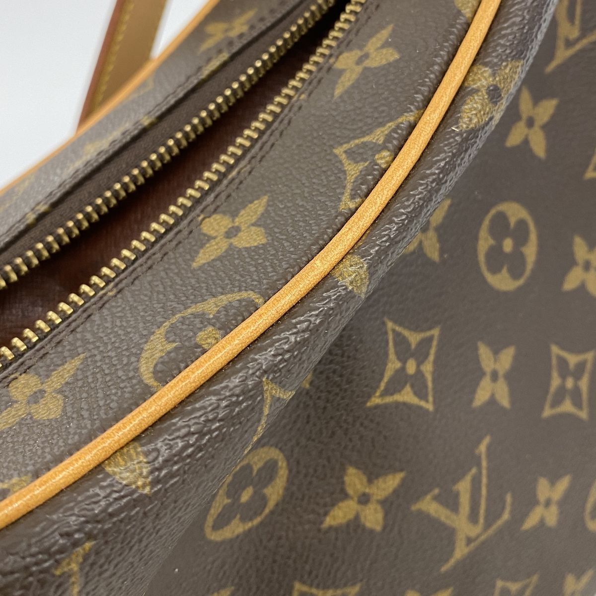 Louis Vuitton Shoulder Bag Monogram Boulogne 30 Brown — view 7