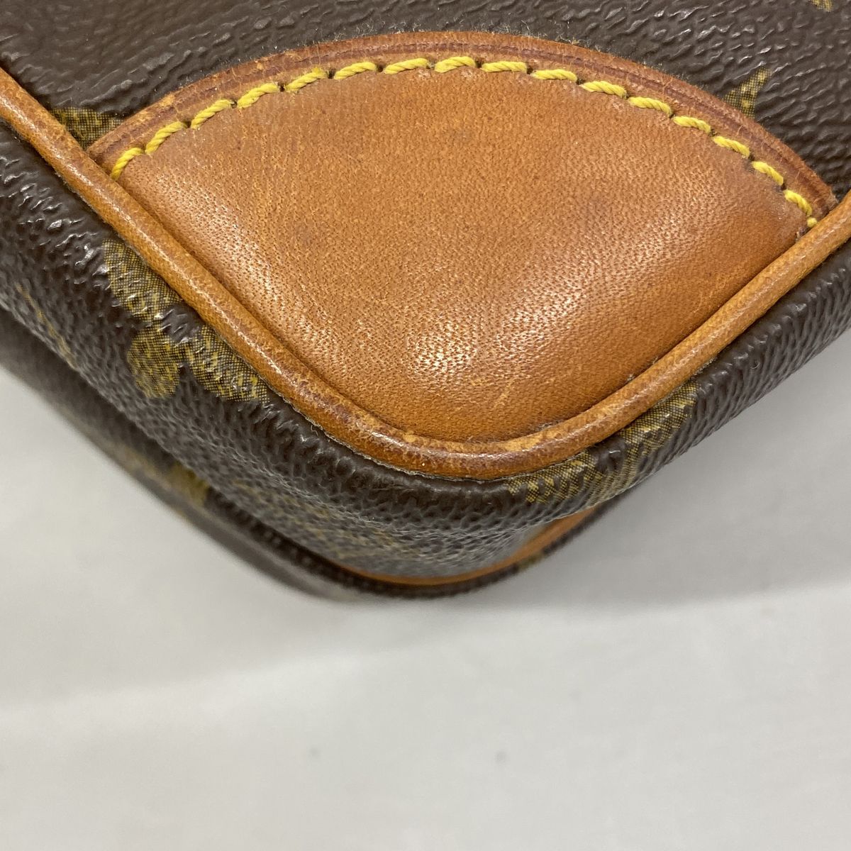 Louis Vuitton Shoulder Bag Monogram Amazon Brown — view 6
