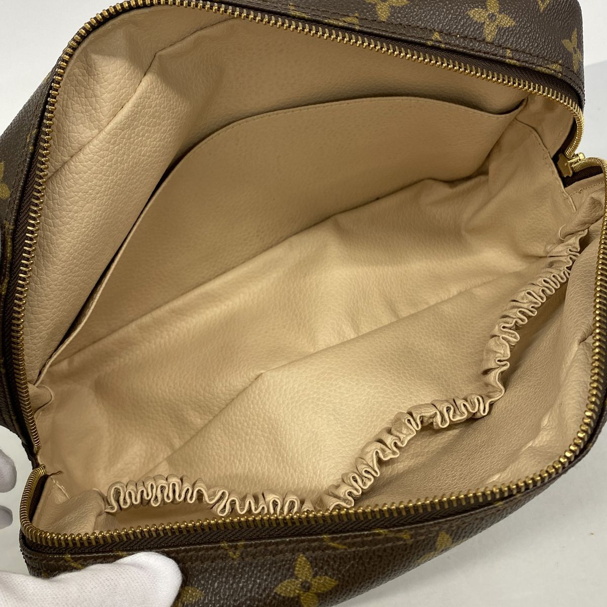 Louis Vuitton Pouch Monogram Trousse Toilet 28 Brown — view 4