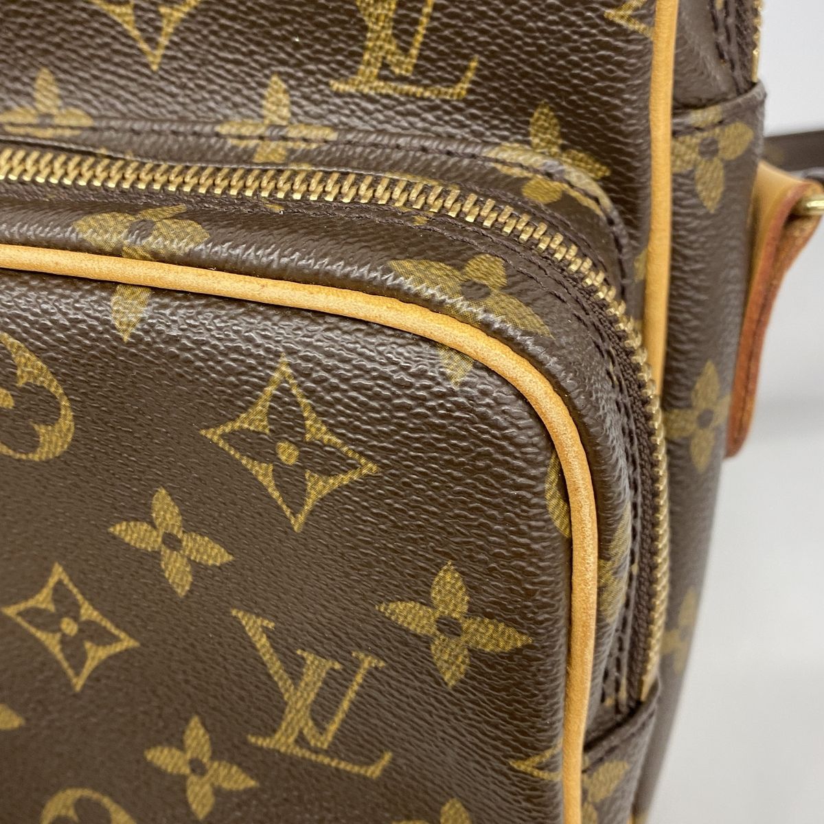 Louis Vuitton Shoulder Bag Monogram Amazon Brown — view 7