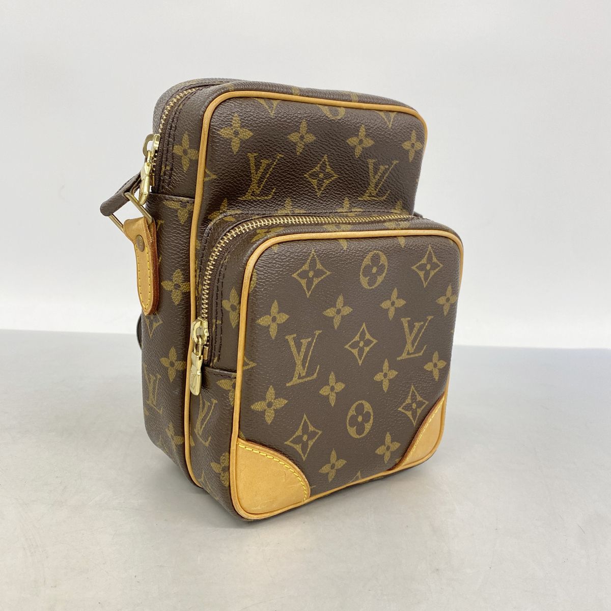 Louis Vuitton Shoulder Bag Monogram Amazon Brown — view 2