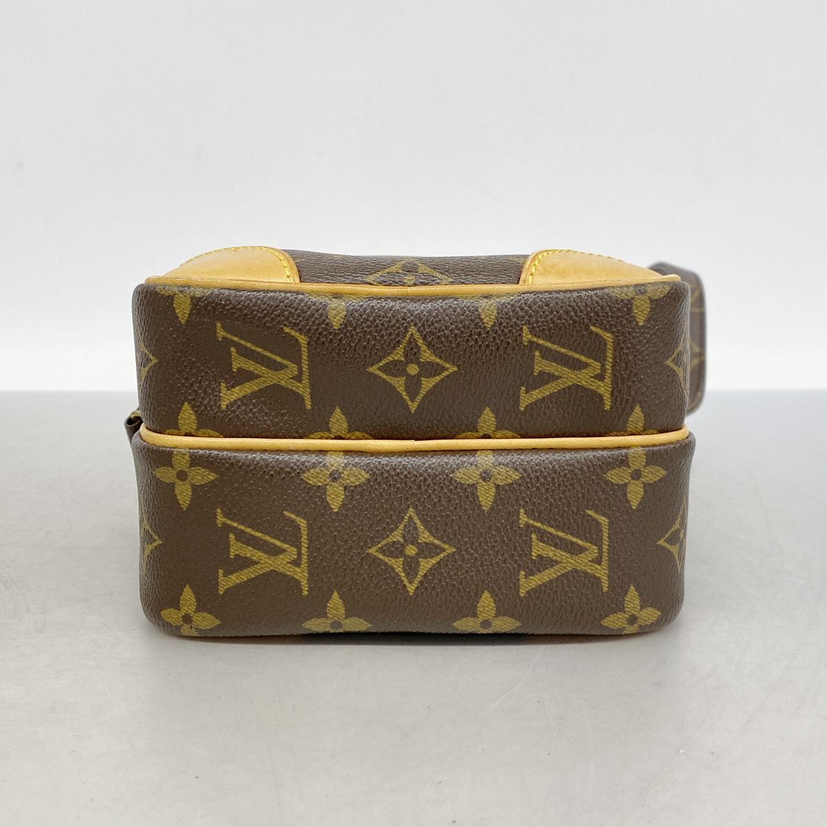 Louis Vuitton Shoulder Bag Monogram Amazon Brown — view 3